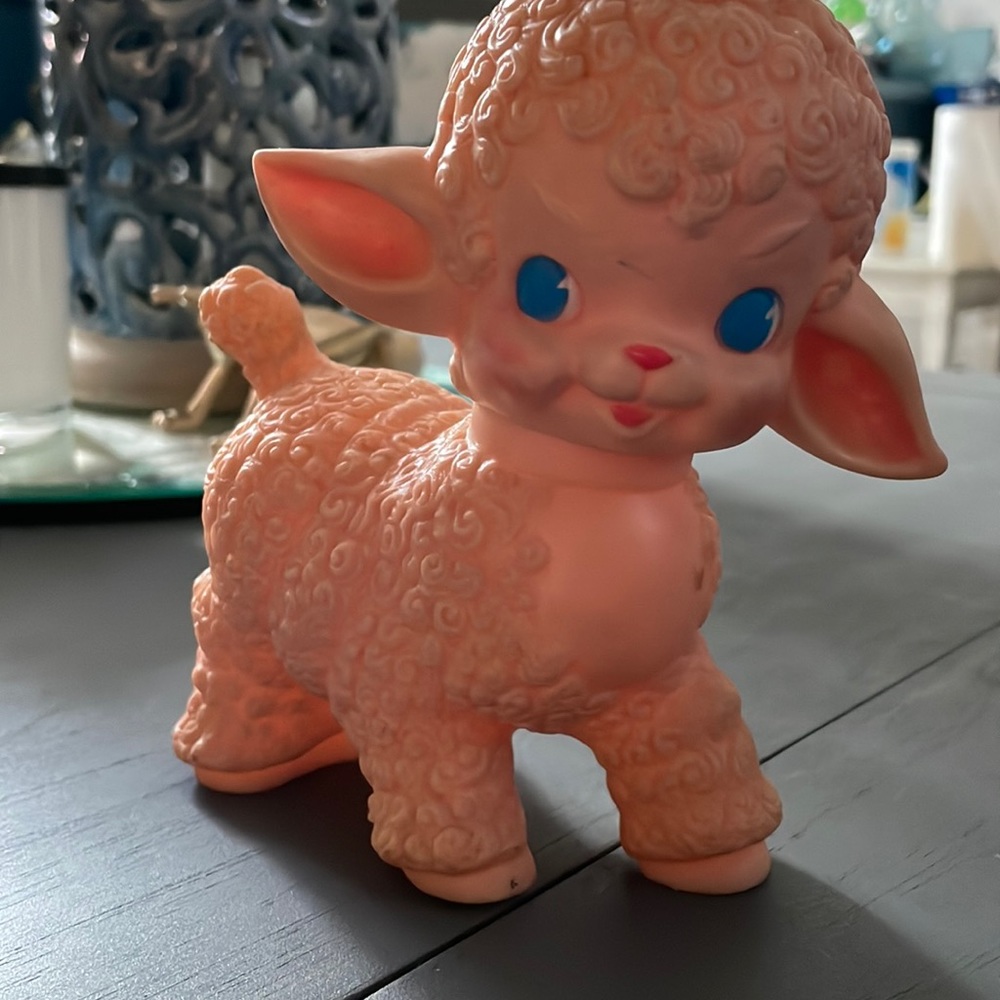 Vintage Retro Kitsch squeaky Lamb Vtg Baby Sun Rubber 1955 Vtg Toy Still Works!